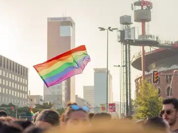 Imagen de archivo de una bandera LGTBI en Barcelona