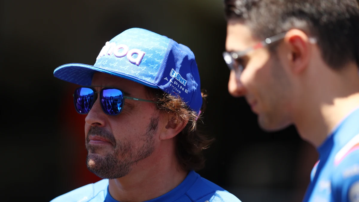 Fernando Alonso, con Esteban Ocon