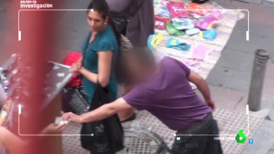 Contrabando de comida: la mercancía que tratan de ocultar los mercadillos ilegales Contrabando de comida: la mercancía que tratan de ocultar los mercadillos ilegales