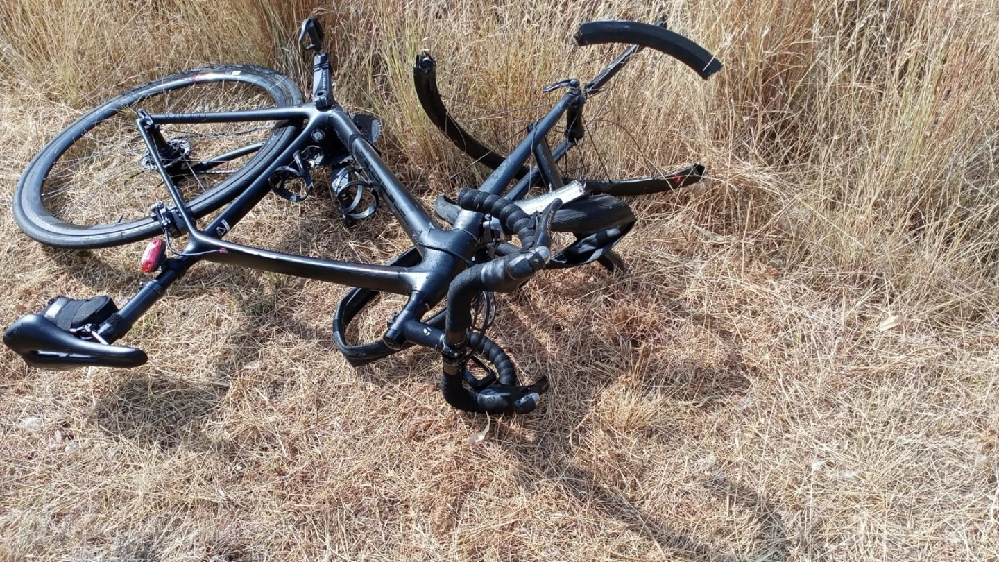 Mueren dos ciclistas tras ser atropellados por un coche en Almería Mueren dos ciclistas tras ser atropellados por un coche en Almería