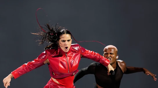 La cantante Rosalía durante el concierto de su gira Motomami World Tour ofrecido esta noche en el Palau Sant Jordi, en Barcelona La cantante Rosalía durante el concierto de su gira Motomami World Tour ofrecido esta noche en el Palau Sant Jordi, en Barcelona