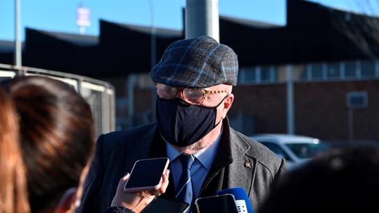 El excomisario José Manuel Villarejo atiende a la prensa en una imagen de archivo El excomisario José Manuel Villarejo atiende a la prensa en una imagen de archivo