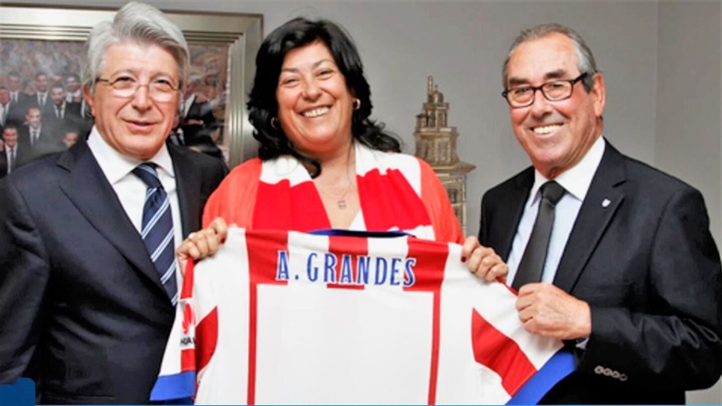 &iquest;Por qu&eacute; el f&uacute;tbol fue decisivo en la carrera de Almudena Grandes?
