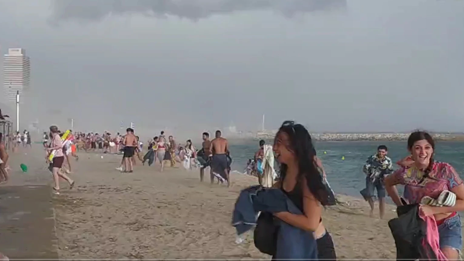 Captura del vídeo del momento en el que comienza la tormenta.