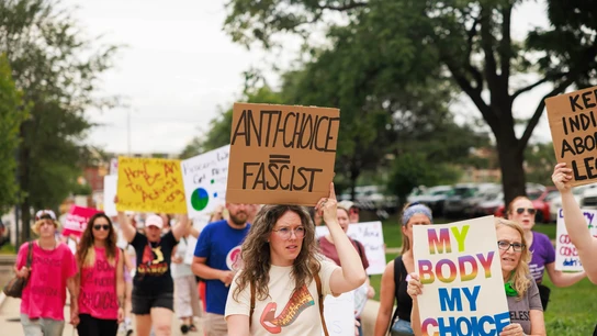 Indiana se convierte en el primer estado que prohíbe el aborto tras la sentencia del Tribunal Supremo Indiana se convierte en el primer estado que prohíbe el aborto tras la sentencia del Tribunal Supremo