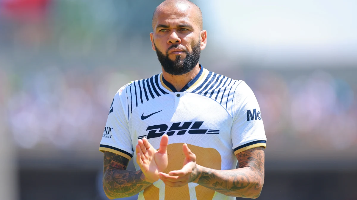 Dani Alves, con Pumas