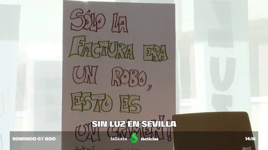 Vecinos denuncian cortes de luz en Sevilla Vecinos denuncian cortes de luz en Sevilla