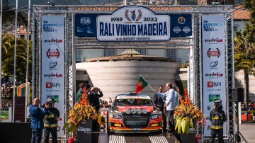Ceremonia inaugural del Rally Vino de Madeira