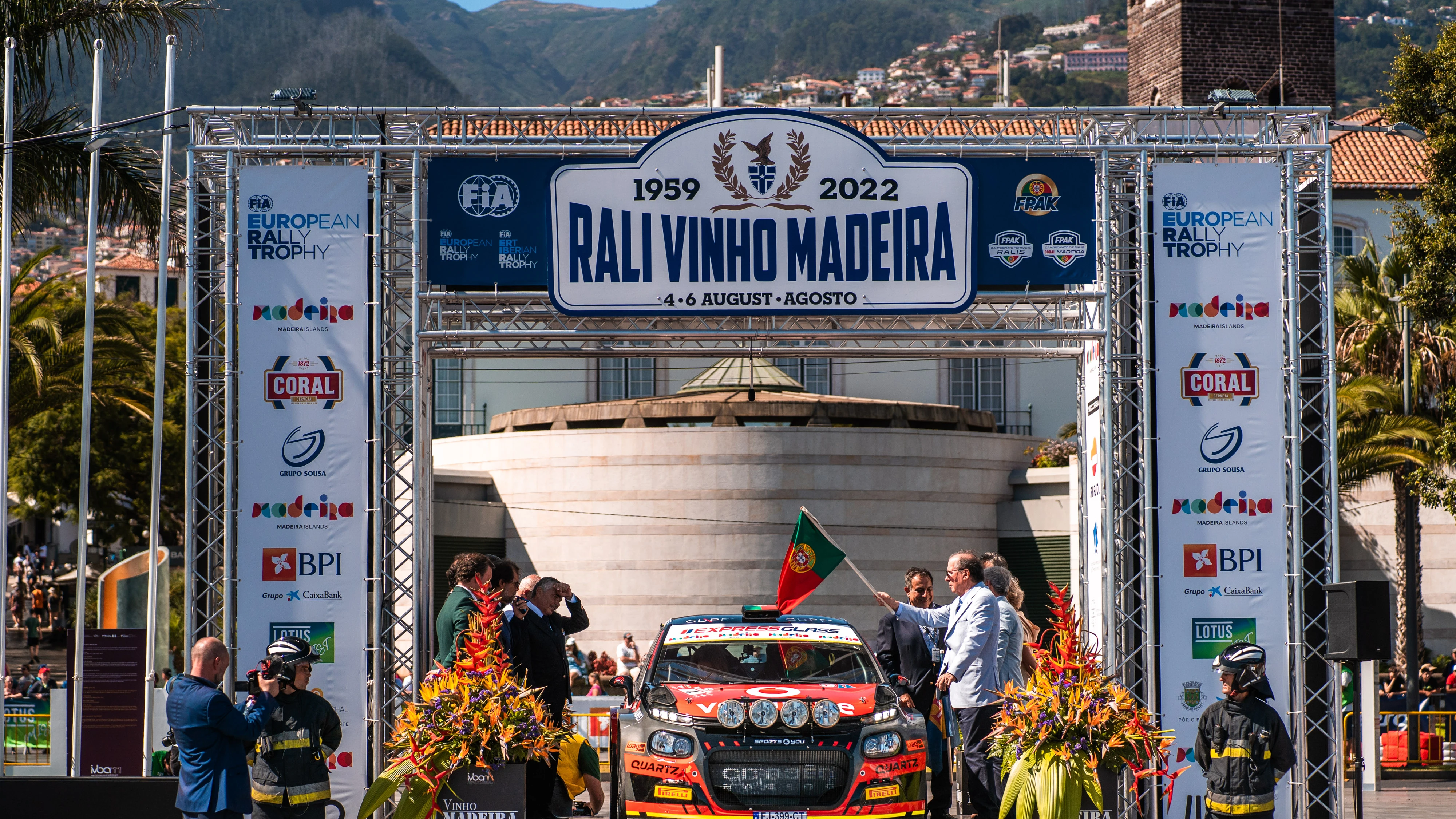 Ceremonia inaugural del Rally Vino de Madeira