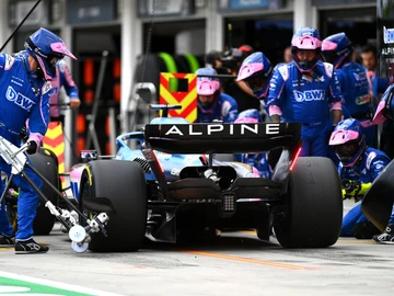 El Alpine, en boxes El Alpine, en boxes