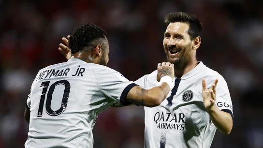 Messi celebra un gol con Neymar Messi celebra un gol con Neymar