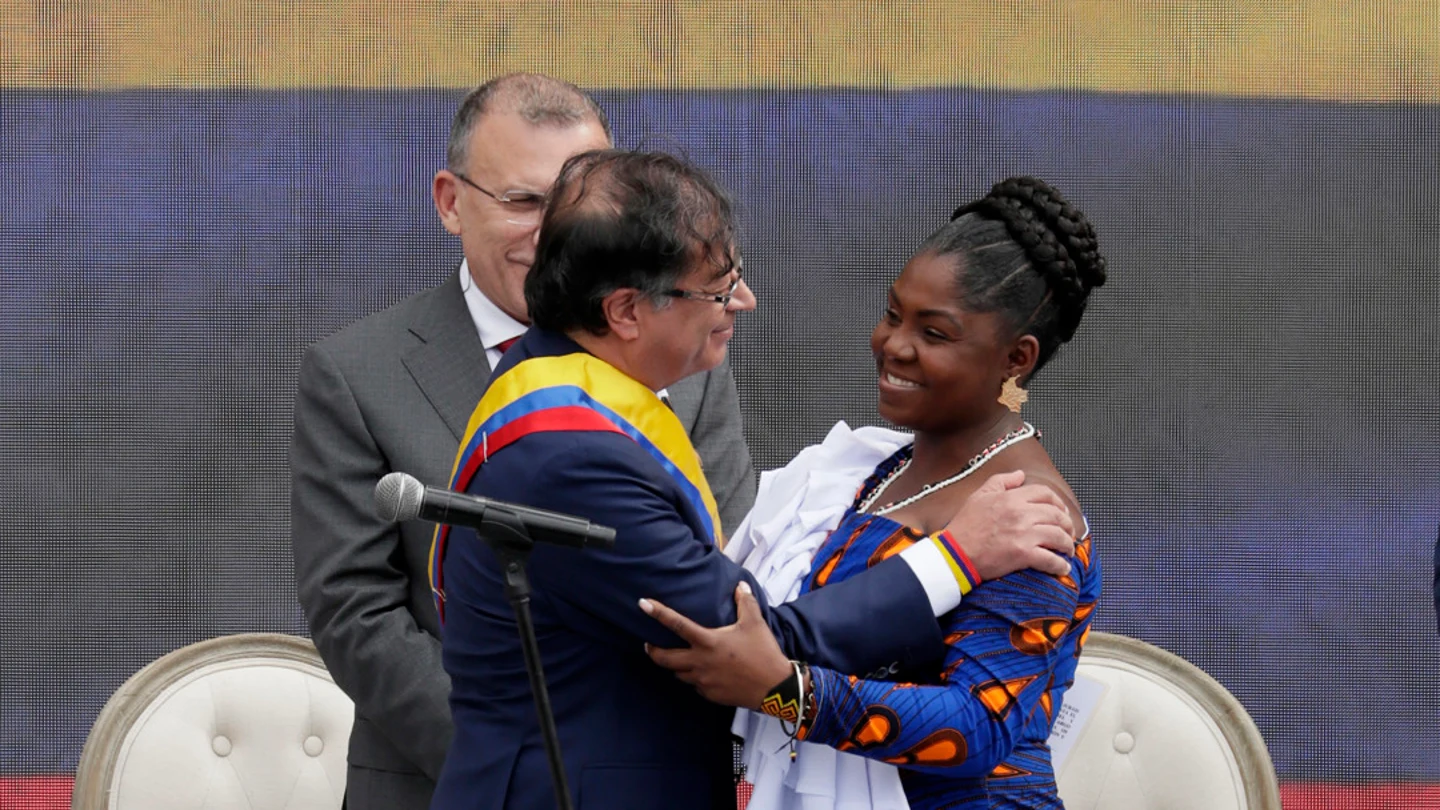 Investidura de Gustavo Petro: toma posesión el primer presidente de izquierdas en la historia de Colombia Investidura de Gustavo Petro: toma posesión el primer presidente de izquierdas en la historia de Colombia
