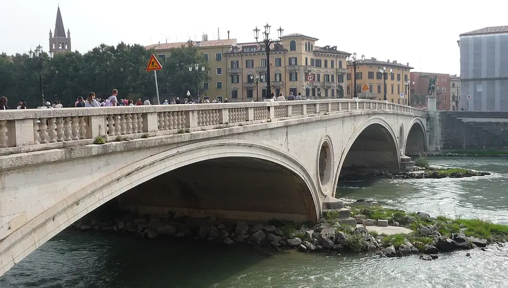 Ponte della Vittoria. Verona