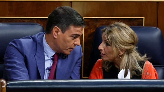 El presidente del Gobierno, Pedro Sánchez, y la ministra de Trabajo, Yolanda Díaz, durante la segunda jornada del debate sobre el estado de la nación El presidente del Gobierno, Pedro Sánchez, y la ministra de Trabajo, Yolanda Díaz, durante la segunda jornada del debate sobre el estado de la nación