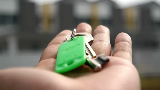Alquiler y compra de vivienda Alquiler y compra de vivienda