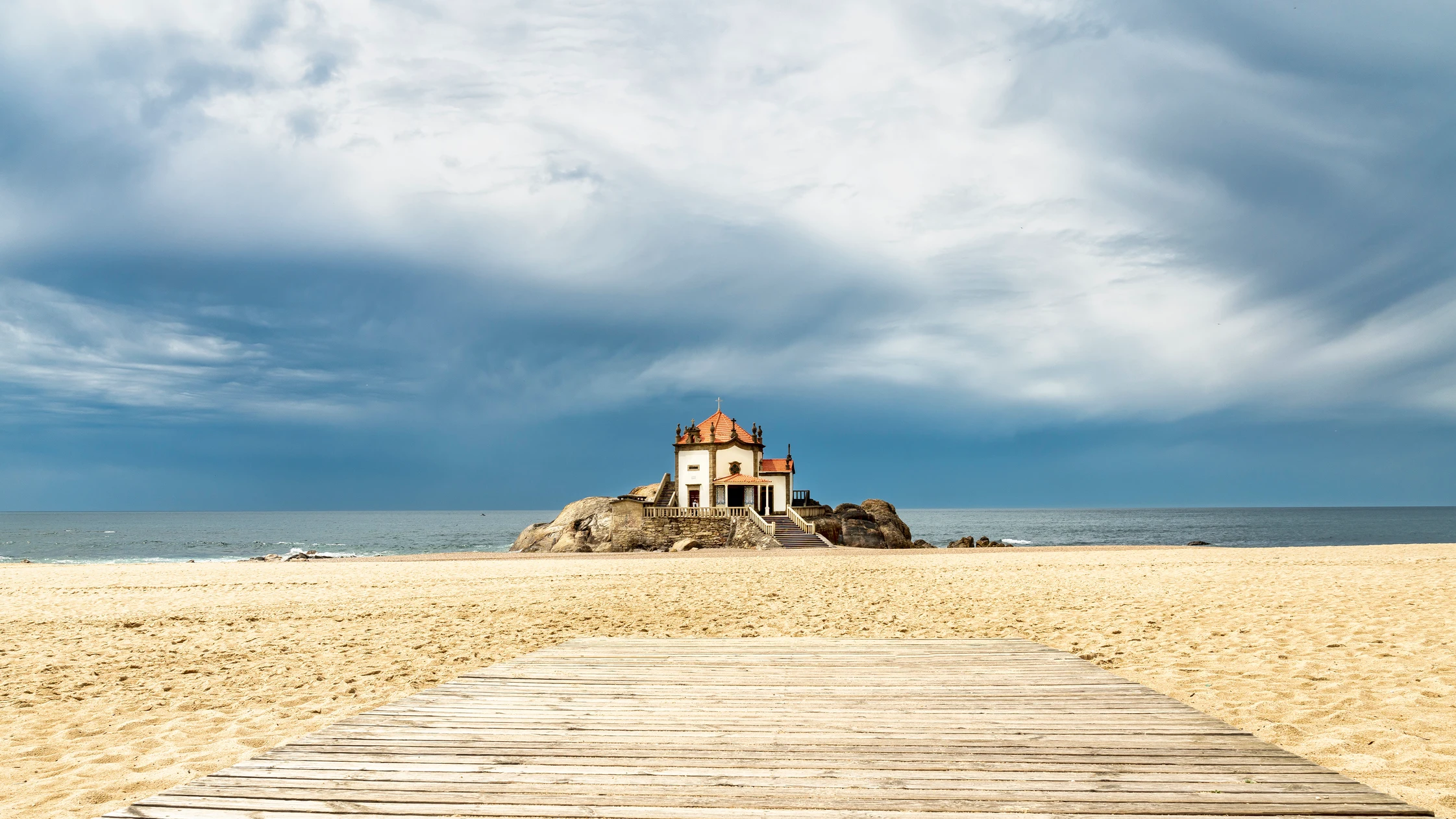 Capilla do Senhor da Pedra, Portugal Capilla do Senhor da Pedra, Portugal