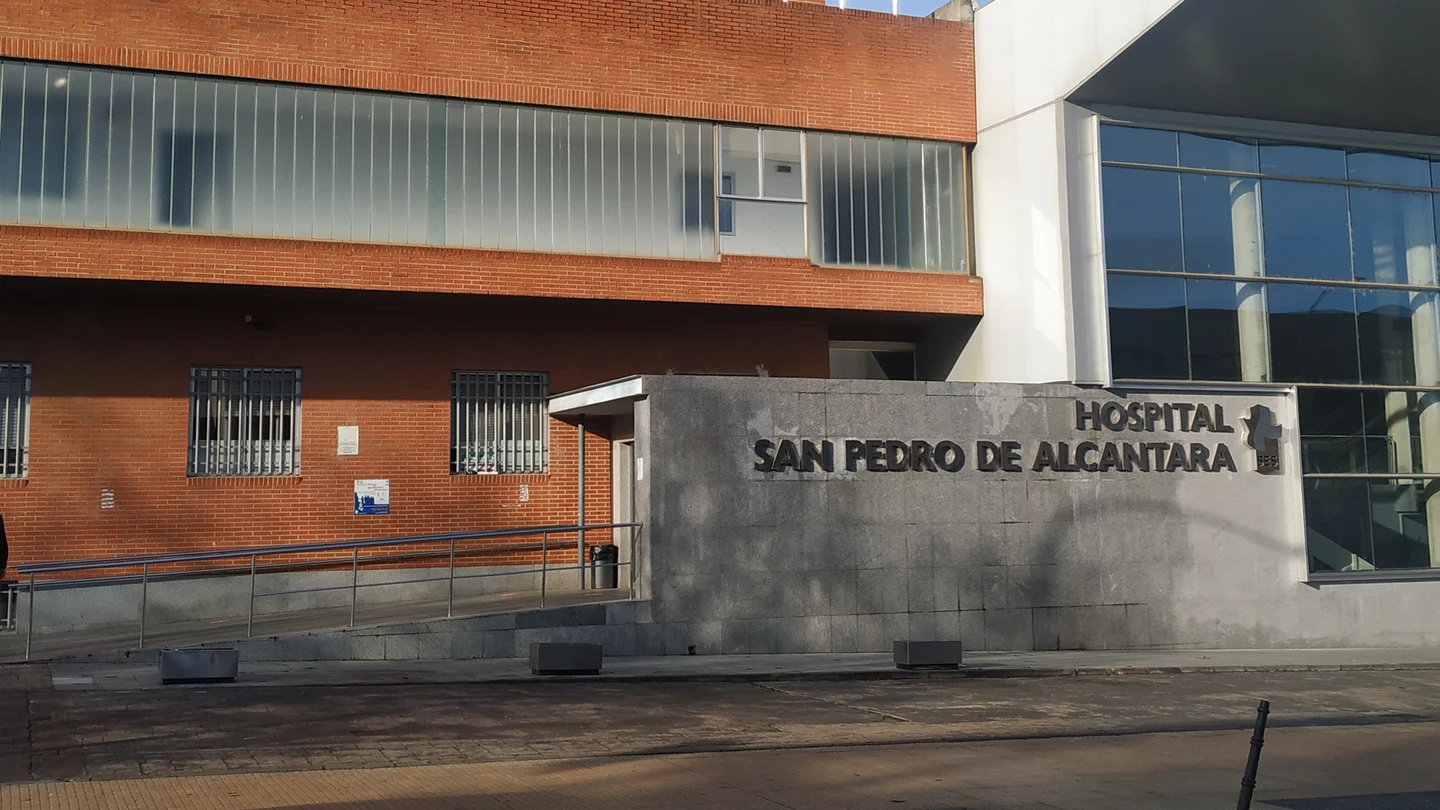 Un fallecido y cuatro ingresados tras dar positivo en legionela en Cáceres Un fallecido y cuatro ingresados tras dar positivo en legionela en Cáceres