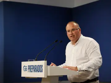 El vicesecretario de Organización Territorial del Partido Popular, Miguel Tellado, ofrece una rueda de prensa este lunes en la sede del partido de Madrid