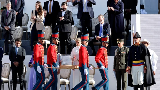 La espada de Bolívar en una urna a la ceremonia de investidura del presidente de Colombia, Gustavo Petro La espada de Bolívar en una urna a la ceremonia de investidura del presidente de Colombia, Gustavo Petro