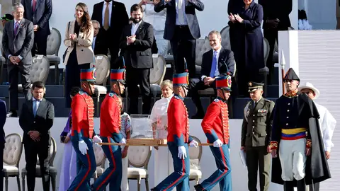 La espada de Bolívar en una urna a la ceremonia de investidura del presidente de Colombia, Gustavo Petro