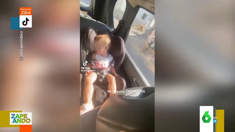 La cómica reacción de una niña cuando escucha 'Despechá' de Rosalía mientras duerme en el coche