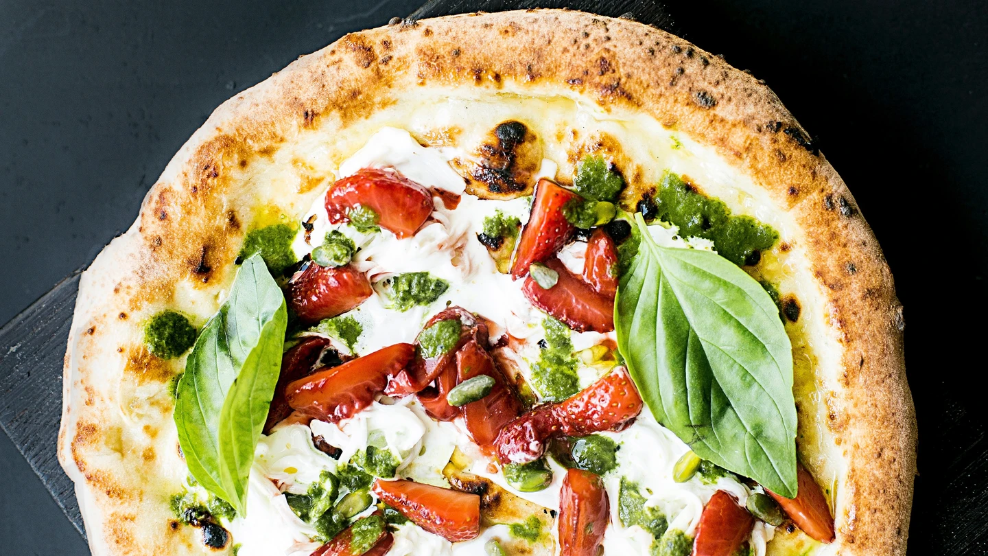 ¿Por qué Domino's no ha triunfado en Italia? Cómo la pizza tradicional ganó a la industrial ¿Por qué Domino's no ha triunfado en Italia? Cómo la pizza tradicional ganó a la industrial