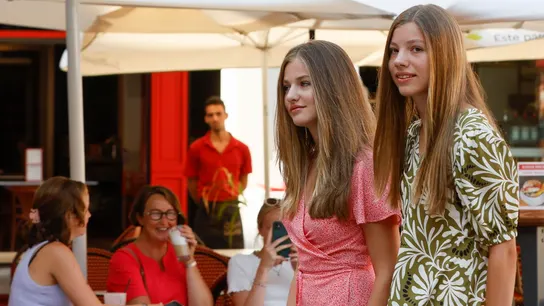 Leonor y Sofía llegaron con la reina Letizia a Mallorca el 1 de agosto. Leonor y Sofía llegaron con la reina Letizia a Mallorca el 1 de agosto.