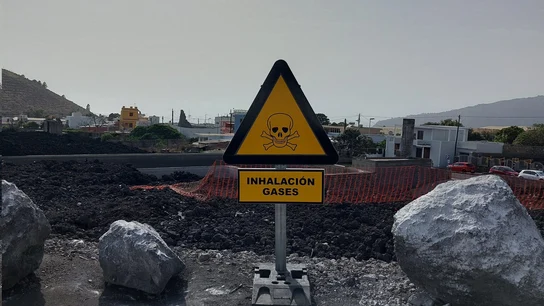 Así son las nuevas señales de tráfico de La Palma, tras el desastre del volcán de 2021 Así son las nuevas señales de tráfico de La Palma, tras el desastre del volcán de 2021