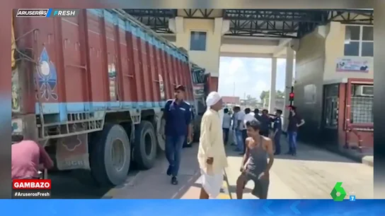 Empleado de peaje se escapa de un accidente Empleado de peaje se escapa de un accidente