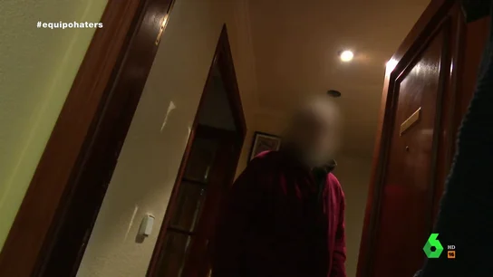 Equipo de Investigación descubre en su casa a un 'hater' que amenaza de muerte: "Fue un calentón" Equipo de Investigación descubre en su casa a un 'hater' que amenaza de muerte: "Fue un calentón"