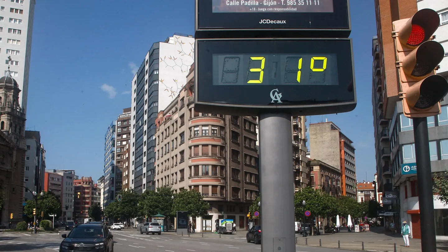 Calor en España Cómo actuar ante un golpe de calor: síntomas y consejos para prevenirlo