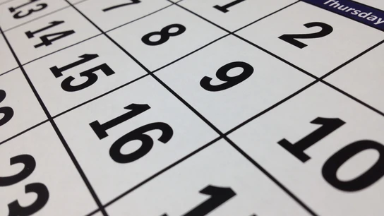 El primer plano de un calendario El primer plano de un calendario