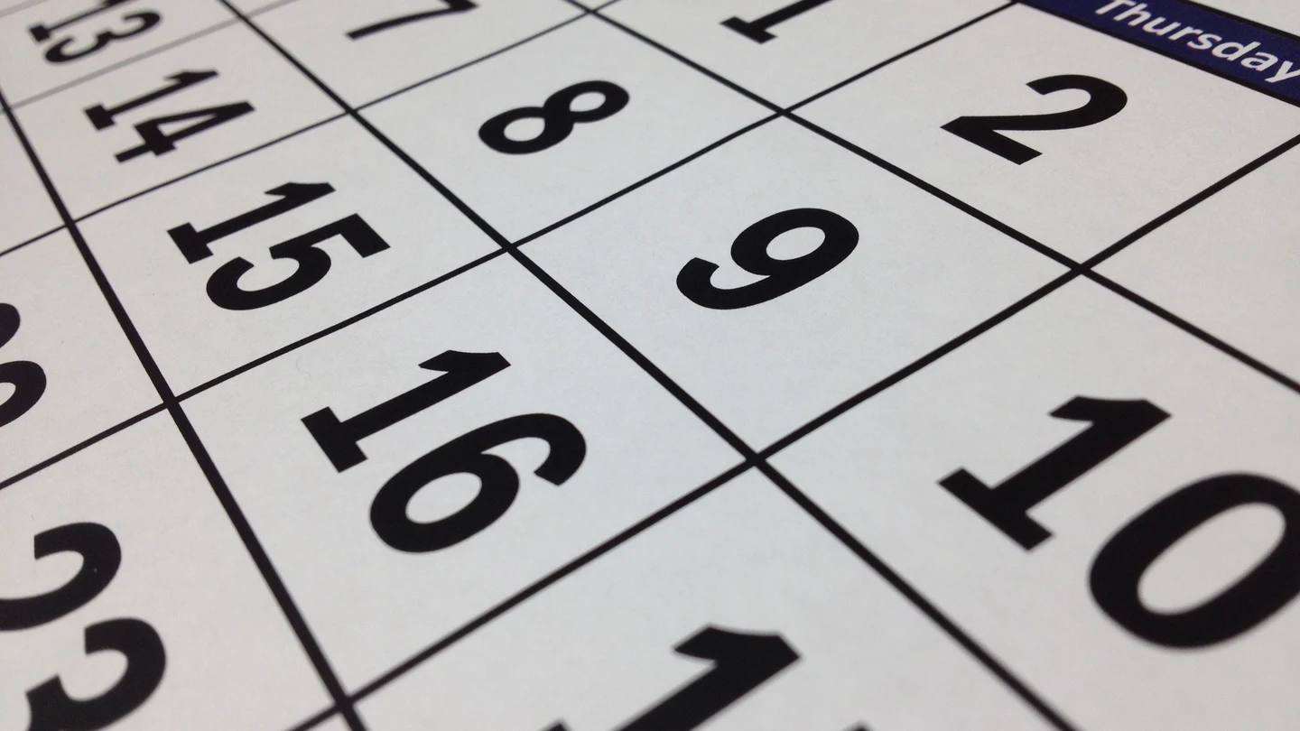 El primer plano de un calendario El primer plano de un calendario
