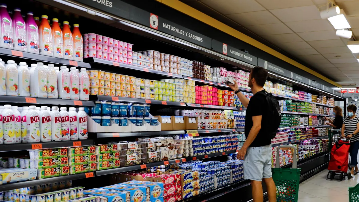 Imagen de archivo de un supermercado. Los precios siguen subiendo: la inflación cierra julio en el 10,8%, su tasa más alta desde 1984