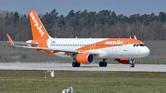Foto de archivo de un avión de la aerolínea Foto de archivo de un avión de la aerolínea
