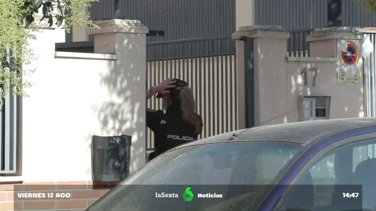Detenido un hombre que golpeó con un martillo a dos personas: se escondió tras un sofá Detenido un hombre que golpeó con un martillo a dos personas: se escondió tras un sofá
