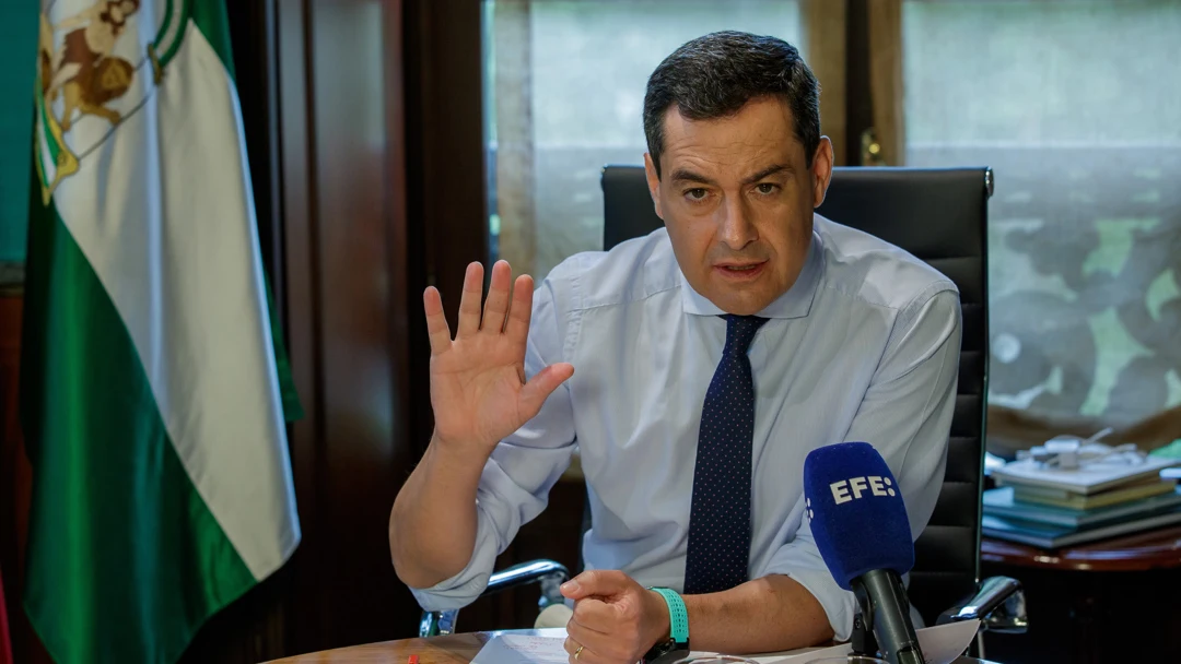 Juanma Moreno critica la política "errónea" de un Gobierno "perezoso e inestable"