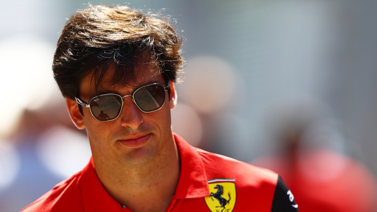 Ferrari révèle la raison du mauvais début de saison de Carlos Sainz