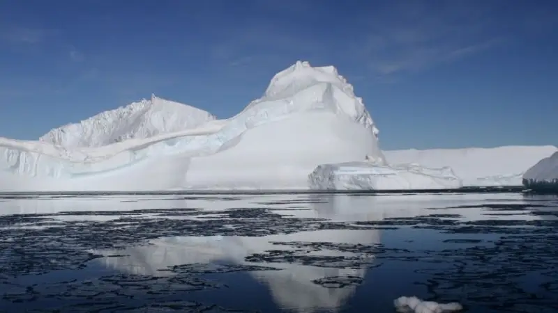 Icebergs cerca de la Estación Davis, en la Antártida Oriental.
