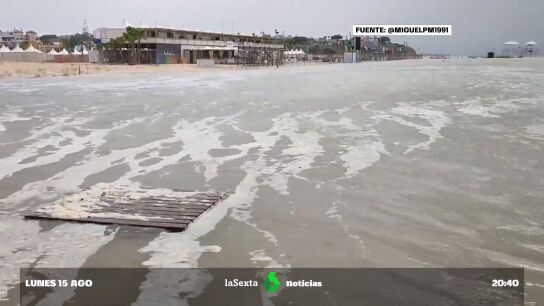 Un 'minitsunami' pone en alerta a C&aacute;diz: el efecto de la luna provoca una subida repentina de la marea