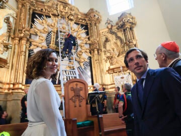 La presidenta de la Comunidad de Madrid, Isabel Díaz Ayuso, junto al alcalde de la capital, José Luis Martínez-Almeida.