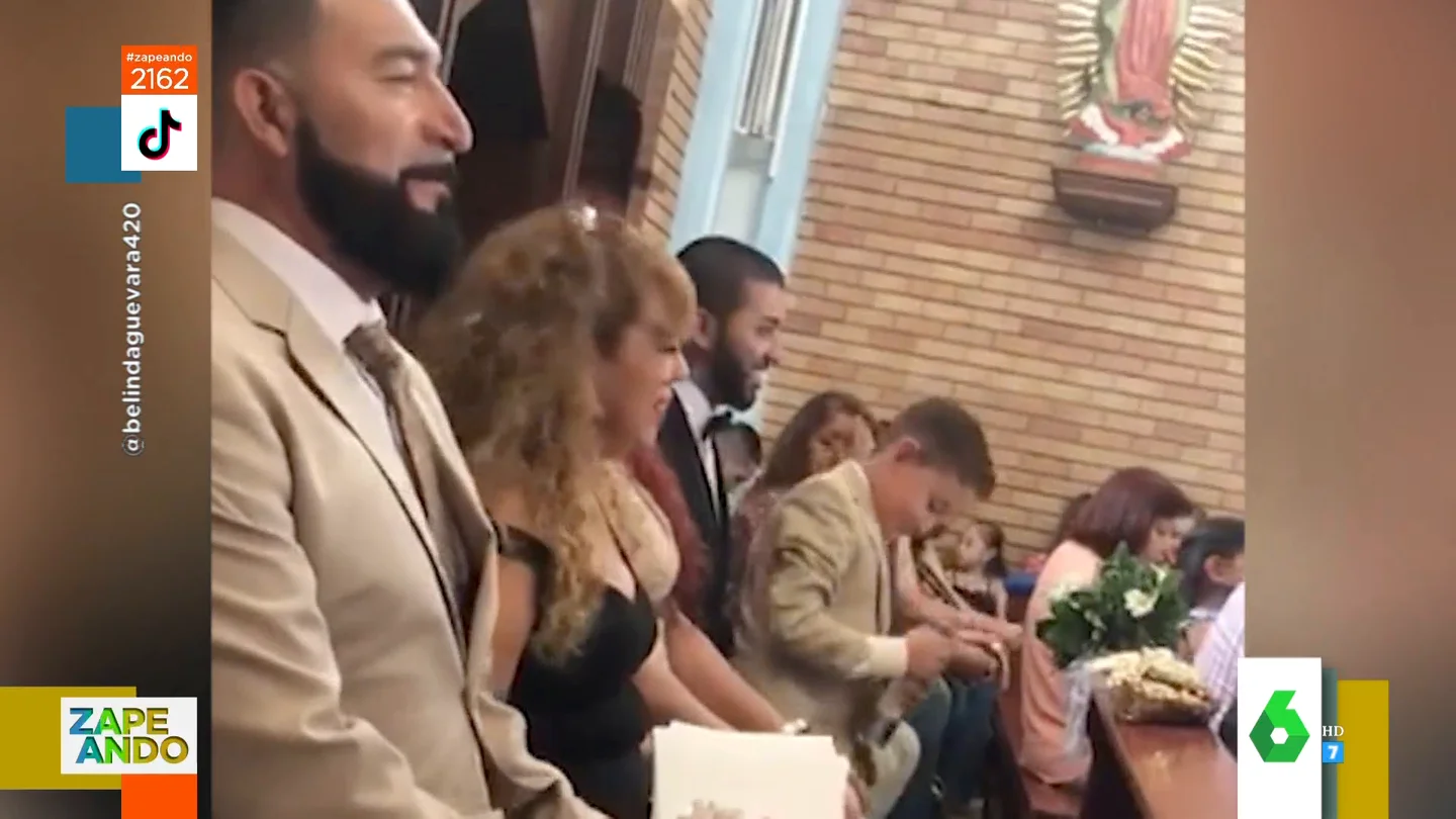 La reacción viral de un padre al ver que su hijo se guarda una moneda del cepillo de la Iglesia en el bolsillo La reacción viral de un padre al ver que su hijo se guarda una moneda del cepillo de la Iglesia en el bolsillo