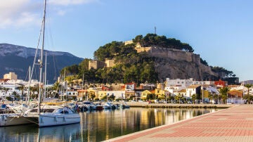 Vista panor&aacute;mica del puerto de Denia, en Alicante