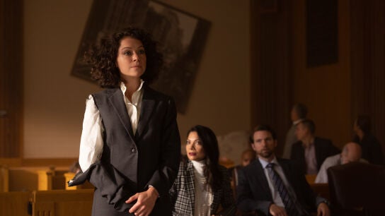 Tatiana Maslany es Jennifer Walters y prefiere su vida como abogada a ser verde e increíble.