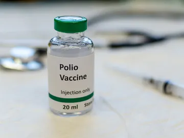 Vial de una vacuna de poliomielitis Vial de una vacuna de poliomielitis