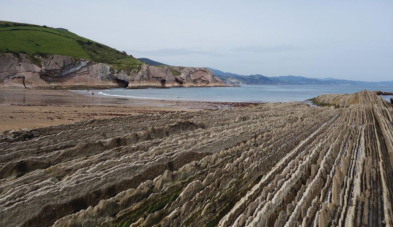 La Rasa Mareal y los acantilados del Flysch, un tesoro natural de la costa de Euskadi
