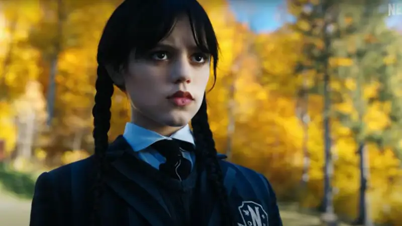 Jenna Ortega interpreta a Miércoles Addams en la nueva serie de Netflix dirigida por Tim Burton