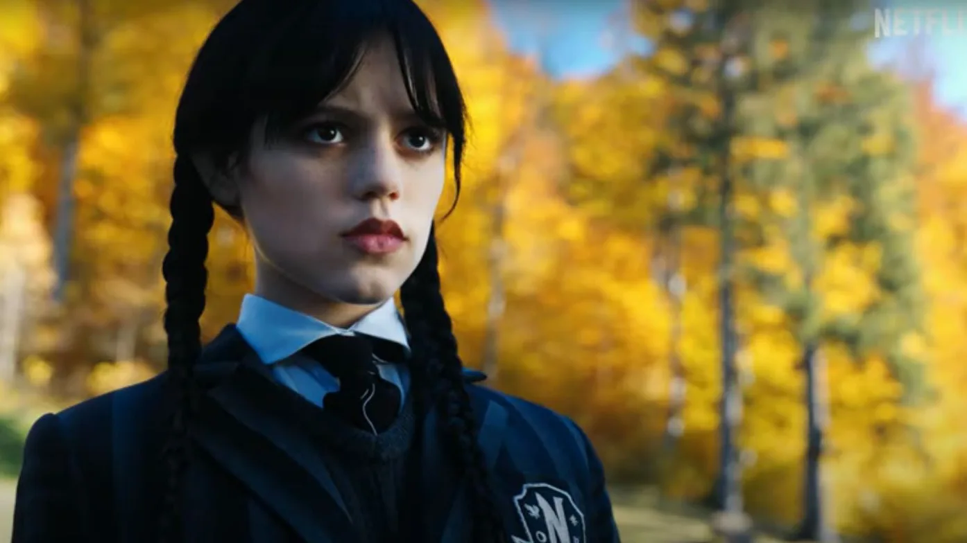 Jenna Ortega interpreta a Miércoles Addams en la nueva serie de Netflix dirigida por Tim Burton