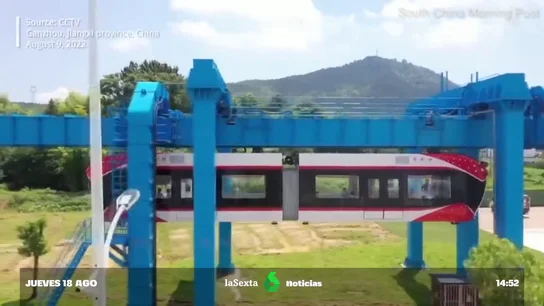 Red Rail, el tren que levita a 10 metros sobre el suelo Red Rail, el tren que levita a 10 metros sobre el suelo