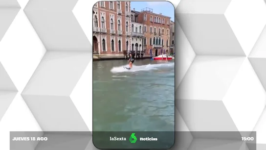 El alcalde de Venecia promete una cena a quien localice a los "idiotas" que hicieron esquí acuático en los canales El alcalde de Venecia promete una cena a quien localice a los "idiotas" que hicieron esquí acuático en los canales